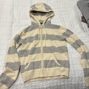 Brandy Melville zip up